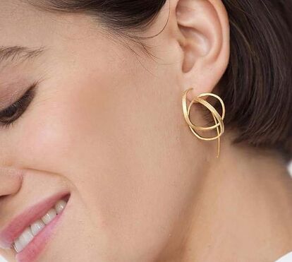 Os 7 brincos mais vendidos deste verão. Compre já os seus… antes que esgotem