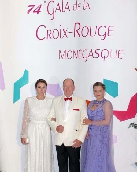 Charlotte do Mónaco, Alberto do Mónaco, Baile da Cruz Vermelha