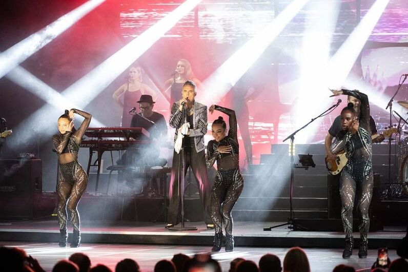 Charlotte do Mónaco, Alberto do Mónaco, Baile da Cruz Vermelha