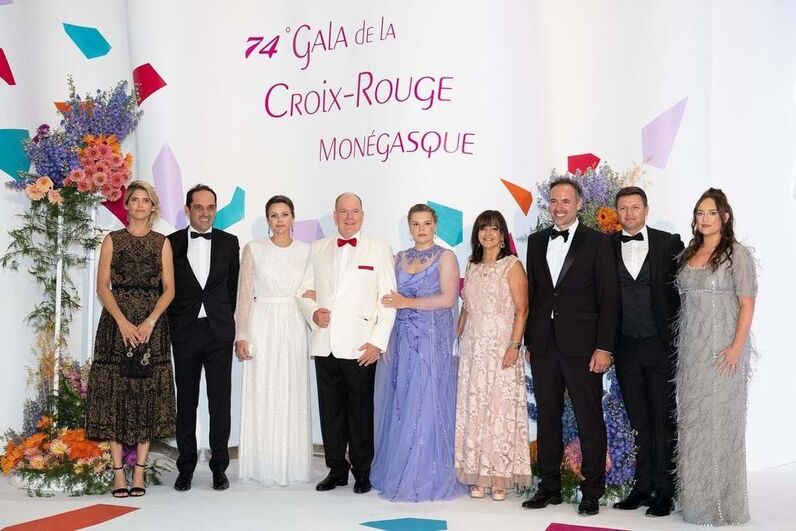 Charlotte do Mónaco, Alberto do Mónaco, Baile da Cruz Vermelha