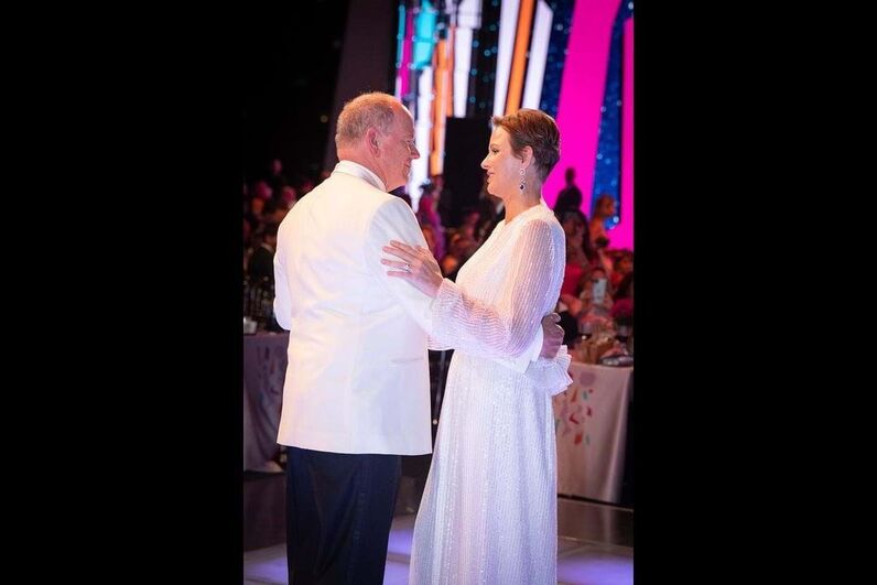 Charlotte do Mónaco, Alberto do Mónaco, Baile da Cruz Vermelha