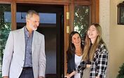 Sem lágrimas. Infanta Sofia diz adeus a Espanha rumo ao País de Gales e Casa Real mostra imagens da despedida