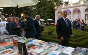 Marcelo Rebelo de Sousa na Feira do Livro do palácio de Belém
