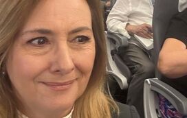 A viagem de Fátima Campos Ferreira no avião que transportou o Papa até Lisboa