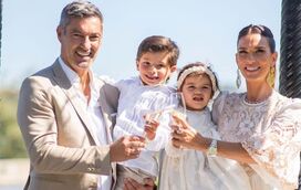 "Dia inesquecível!" Vítor Baía e Andreia Santos batizam os filhos em cerimónia na Foz do Douro