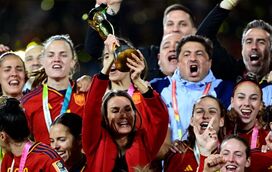 Letizia rouba o protagonismo na final do Mundial de Futebol feminino em Sidney... enquanto William é duramente criticado