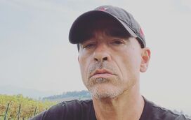 Eros Ramazzotti vive paixão ardente com mulher 25 anos mais nova: "O amor não tem idade"