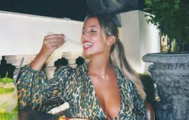 As férias românticas de April Ivy com o novo namorado