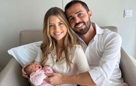 As primeiras imagens de Bernardo Silva e Inês Degener Tomaz com a filha recém-nascida