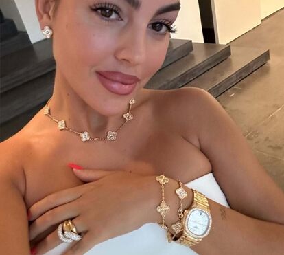 De volta ao luxo extremo. Georgina e Cristiano Ronaldo levam família a um dos cinemas mais luxuosos do mundo