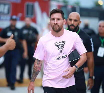 Mansão de Messi em Ibiza atacada por ativistas ambientais: casa do craque ficou uma lástima
