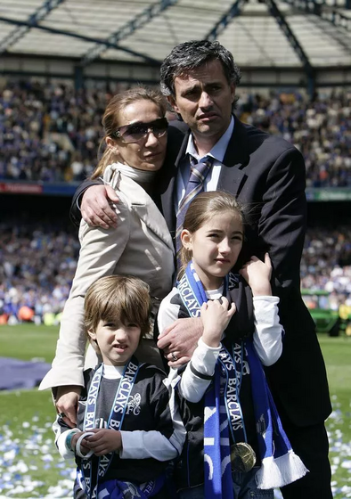 Mourinho com a mulher e os filhos