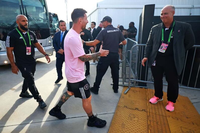 Yassine Cheuko, Lionel Messi