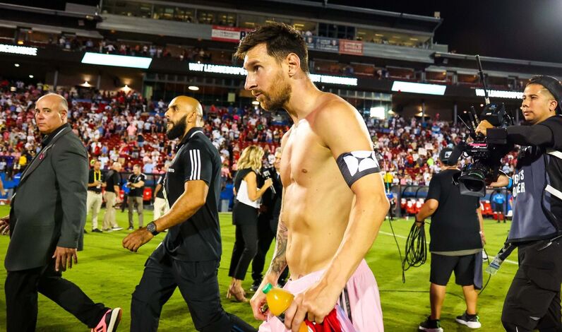 Yassine Cheuko, Lionel Messi