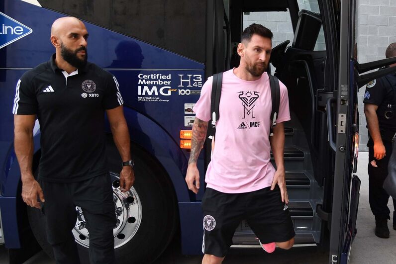 Yassine Cheuko, Lionel Messi