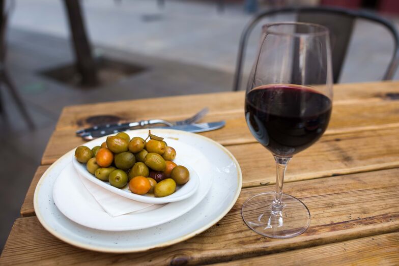 azeitonas e vinho