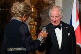 Rei Carlos III, rainha Camilla, Emanuelle Macron e Brigitte Macron 