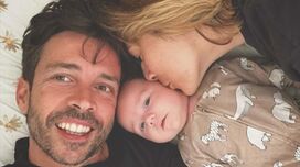 Alerta fofura! Filha de Marta Melro e Paulo Vintém parece um "boneco" a andar na praia