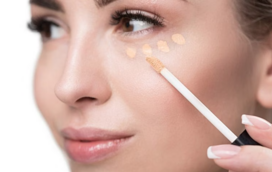 Este é o corretor de olheiras que a deixa com um aspeto descansado e que custa menos de 10 euros