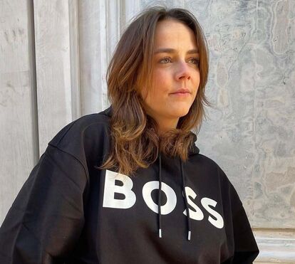Uma das filhas da princesa Stephanie herdou beleza da tia Carolina