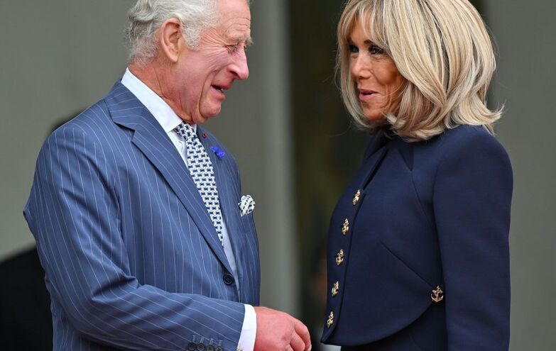 Oh la la! As imagens que provam que os casais Carlos e Camilla e Emmanuel e Brigitte Macron se deram mesmo bem...