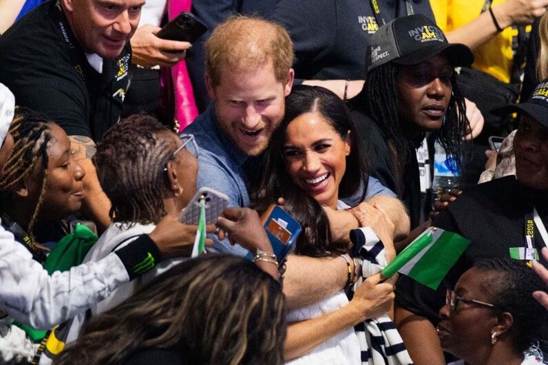 O príncipe Harry e Meghan Markle não esconderam a paixão nos primeiros dias dos Jogos Invictus