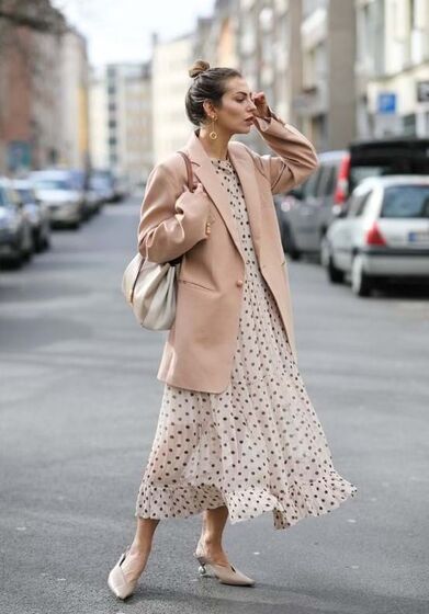 Como aproveitar os vestidos de verão no tempo frio