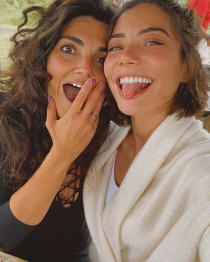 Carolina Carvalho e a mãe