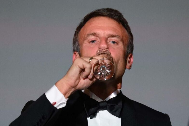 Rei Carlos III, rainha Camilla, Emanuelle Macron e Brigitte Macron 