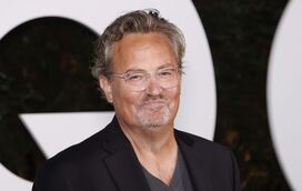 Após uma vida a lutar contra o vício, Matthew Perry, estrela da série 'Friends', encontrado morto em casa
