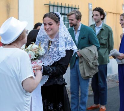 Depois de três dias de festa, Maria Francisca e Duarte partem para lua-de-mel de voluntariado