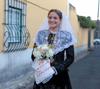 À moda do norte! Infanta Maria Francisca veste-se de noiva do Minho antes do casamento real