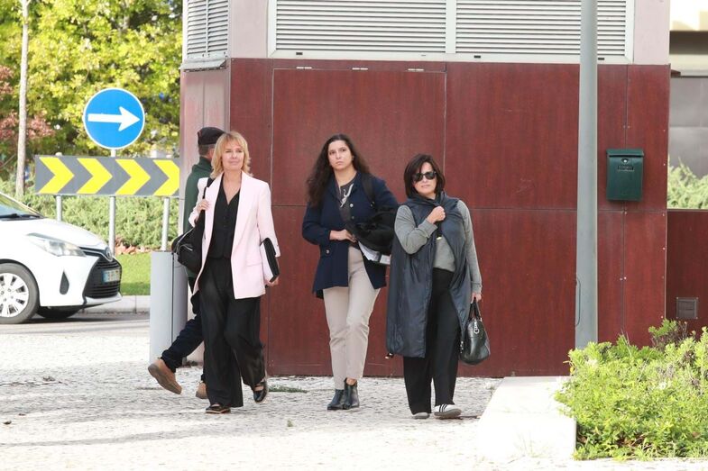 Cristina Branco à chegada ao julgamento da morte de Sara Carreira