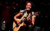 Morreu a nossa estrela Sara Tavares