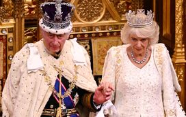 Rei Carlos III faz homenagem a Isabel II no primeiro Discurso do Rei em mais de 50 anos