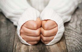 Se tem sempre as mãos frias, este aquecedor portátil vai salvar-lhe a vida neste inverno