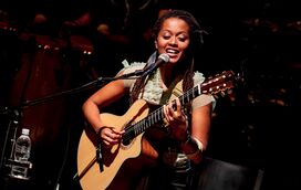 Morreu a nossa estrela Sara Tavares