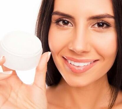 Este é o sérum anti-rugas que vai fazer a diferença na sua pele e que tem o ingrediente chave para atenuar as marcas da idade