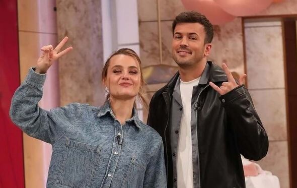 Kelly Bailey, Lourenço Ortigão
