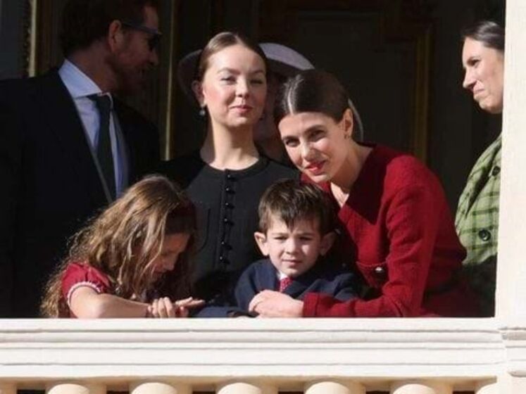 Charlotte Casiraghi e Beatrice Borromeu fazem sombra à princesa Charlene