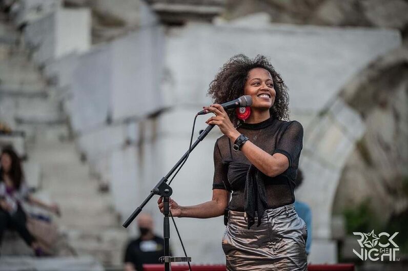 'Um ponto de Luz', a doce Sara Tavares