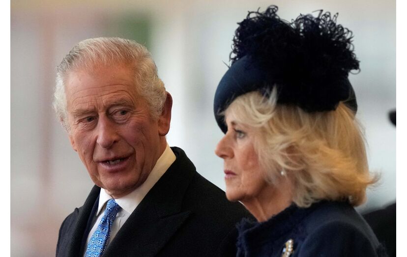 Rei Carlos III, camilla