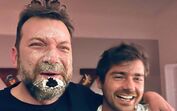 Hilariante! Ljubomir Stanisic alvo de partida por parte de concorrentes do 'Hell's Kitchen Famosos'