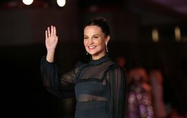 Alicia Vikander revela gravidez. Atriz vive em Lisboa com o ator Michael Fassbender