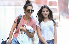 Katie Holmes fala da filha Suri e diz estar orgulhosa depois dela ter deixado cair ao apelido Cruise e ter ido para universidade