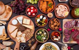 Começar o ano à mesa! Cinco restaurantes que vão estar abertos onde pode reunir quem mais gosta