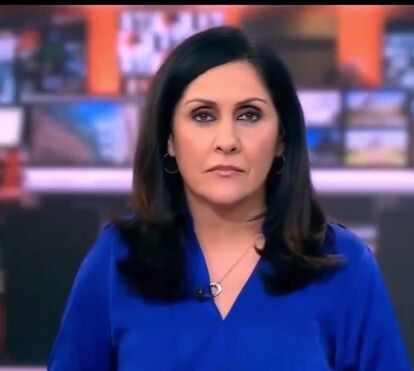 Mas que 'gaffe'! Pivô pede desculpas depois de ter sido apanhada em direto a mostrar o dedo do meio