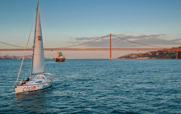 Passeio de barco no Tejo