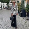 Como as mulheres com mais de 40 anos usam saias midi… sem perder elegância