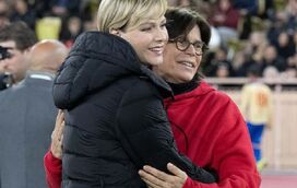 Charlene e Stephanie do Mónaco enterram machado de guerra para tentar apagar polémicas